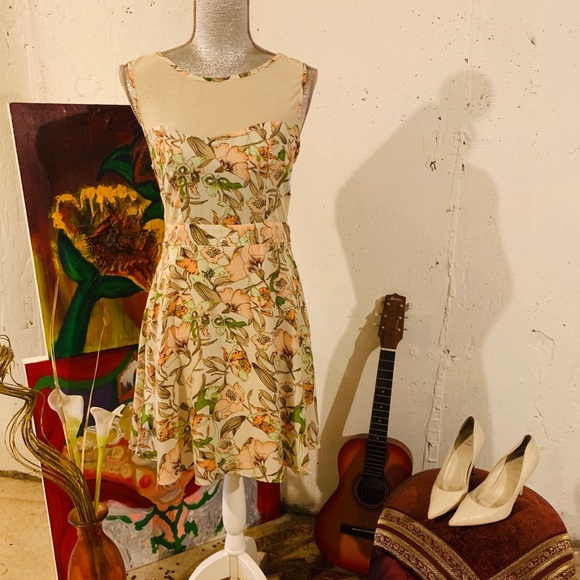 Adorable and sophisticated summer dress - Picture 1 of 7